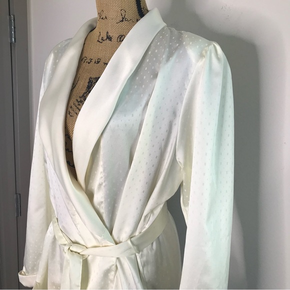 Vtg Victoria's Secret Gold Crown Label Satin Robe w/ belt Size Large Ivory 70s - Picture 4 of 13